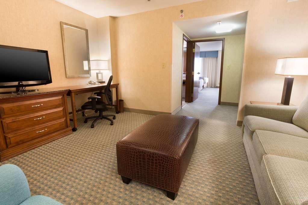 Drury Inn & Suites Birmingham Lakeshore Drive Стая снимка