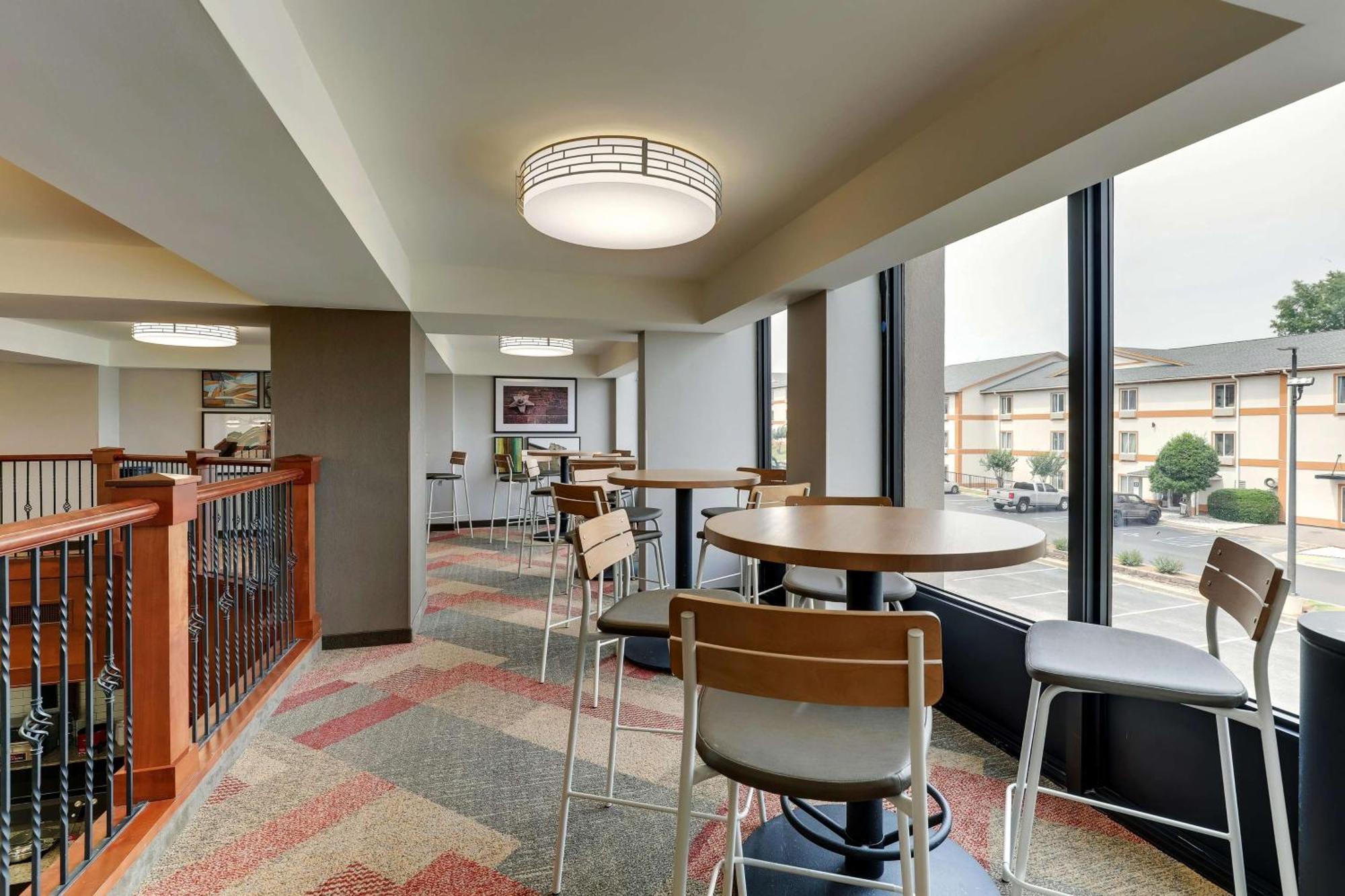 Drury Inn & Suites Birmingham Lakeshore Drive Екстериор снимка