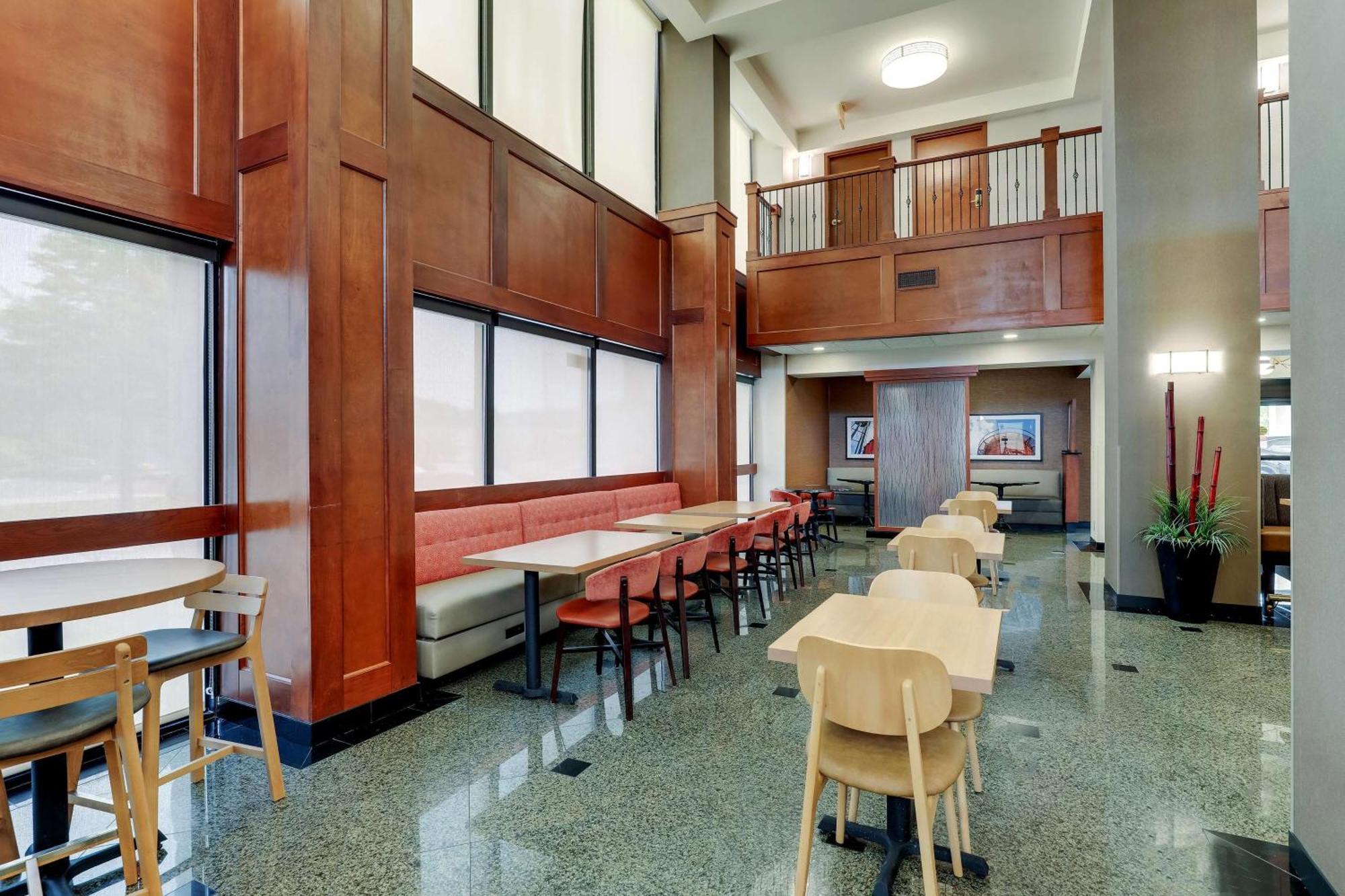 Drury Inn & Suites Birmingham Lakeshore Drive Екстериор снимка