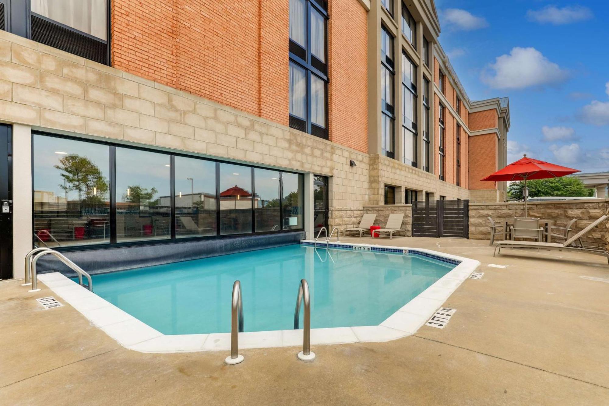 Drury Inn & Suites Birmingham Lakeshore Drive Екстериор снимка