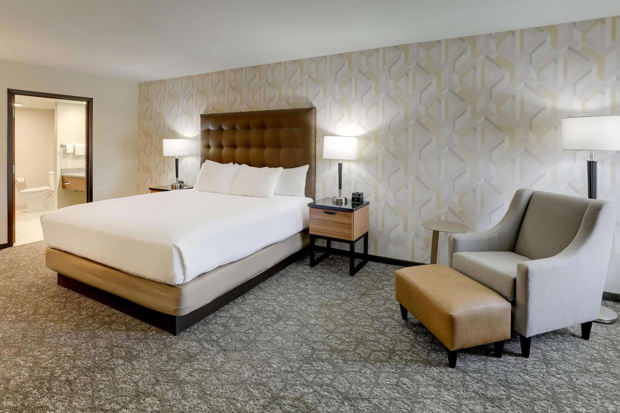 Drury Inn & Suites Birmingham Lakeshore Drive Екстериор снимка