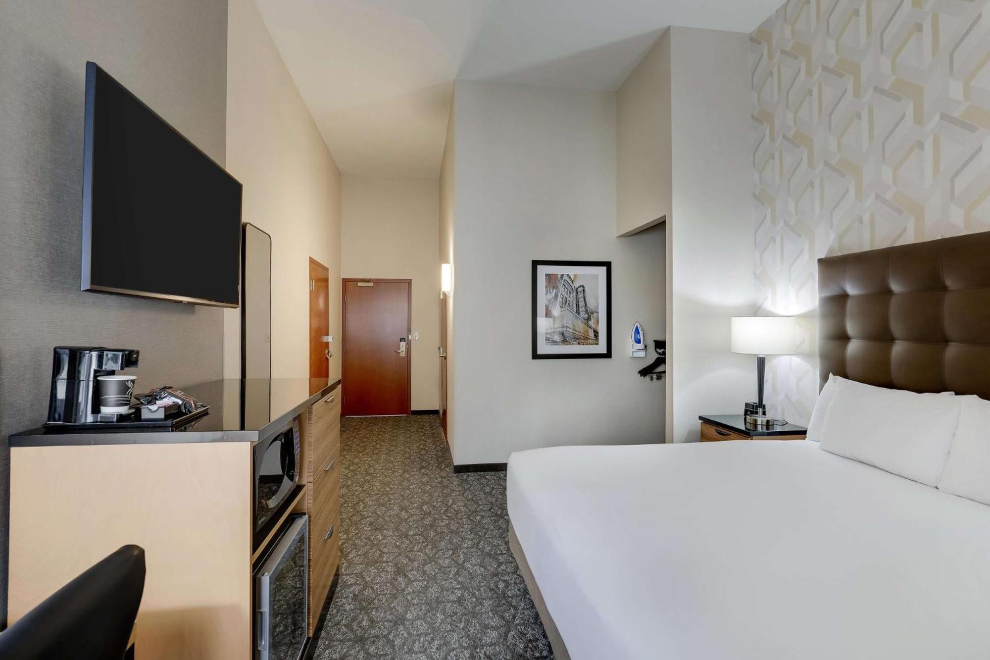 Drury Inn & Suites Birmingham Lakeshore Drive Екстериор снимка