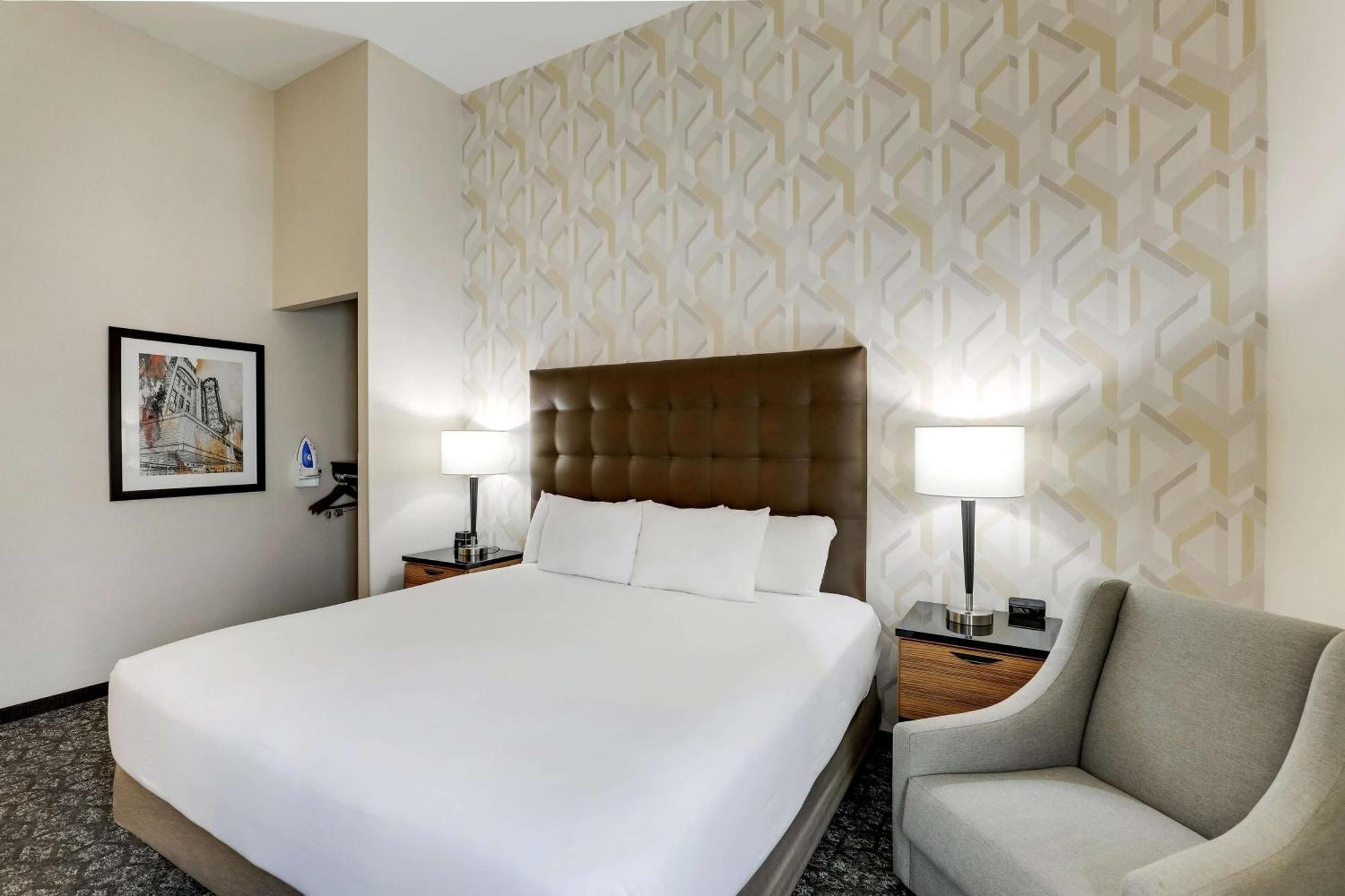Drury Inn & Suites Birmingham Lakeshore Drive Екстериор снимка