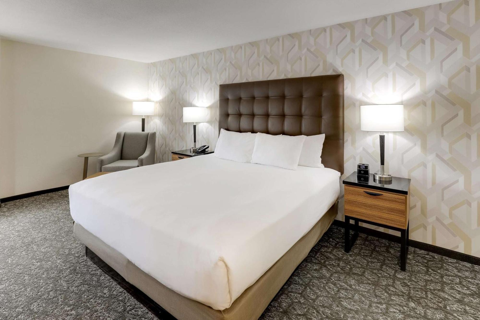 Drury Inn & Suites Birmingham Lakeshore Drive Екстериор снимка