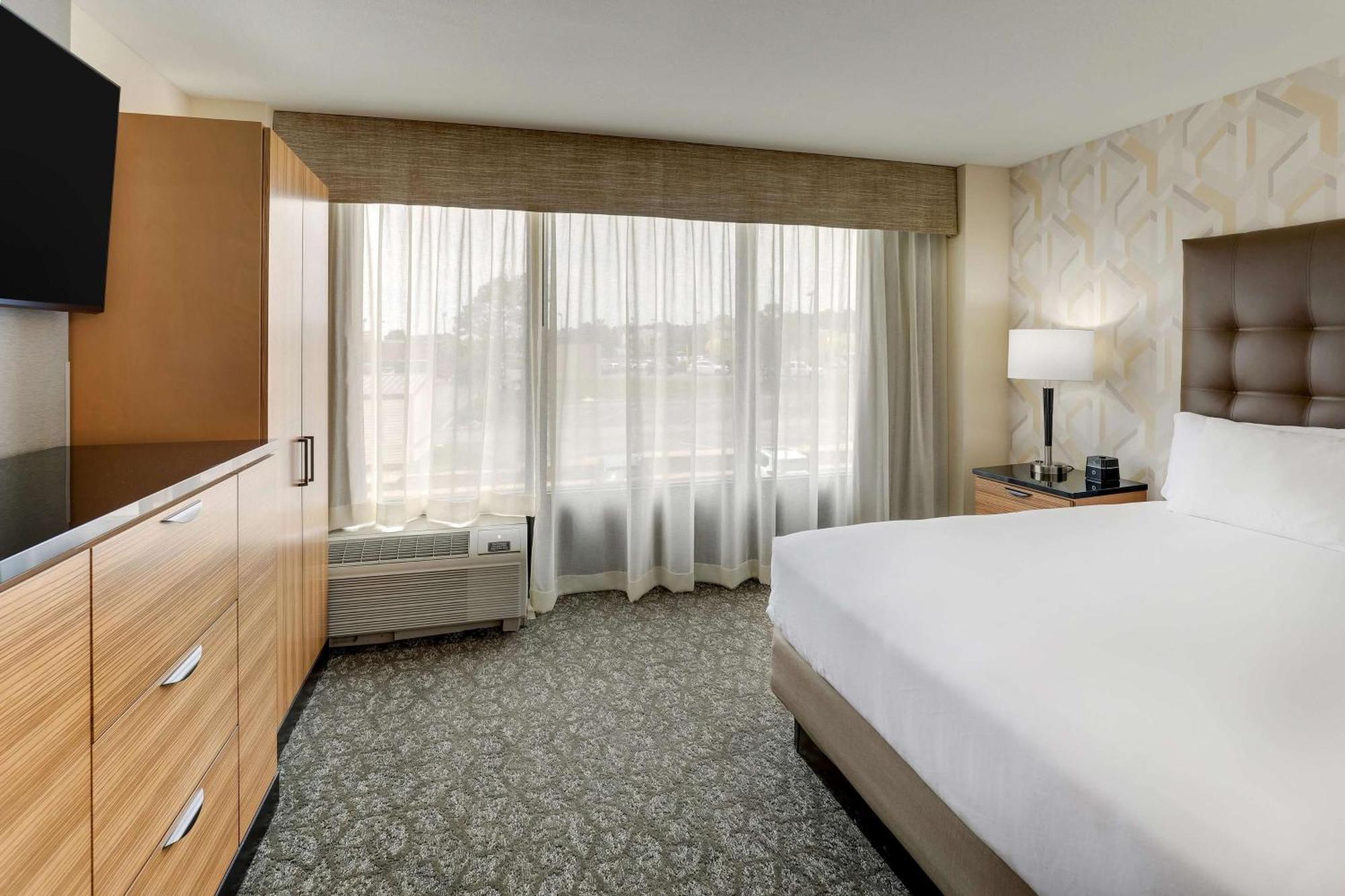 Drury Inn & Suites Birmingham Lakeshore Drive Екстериор снимка