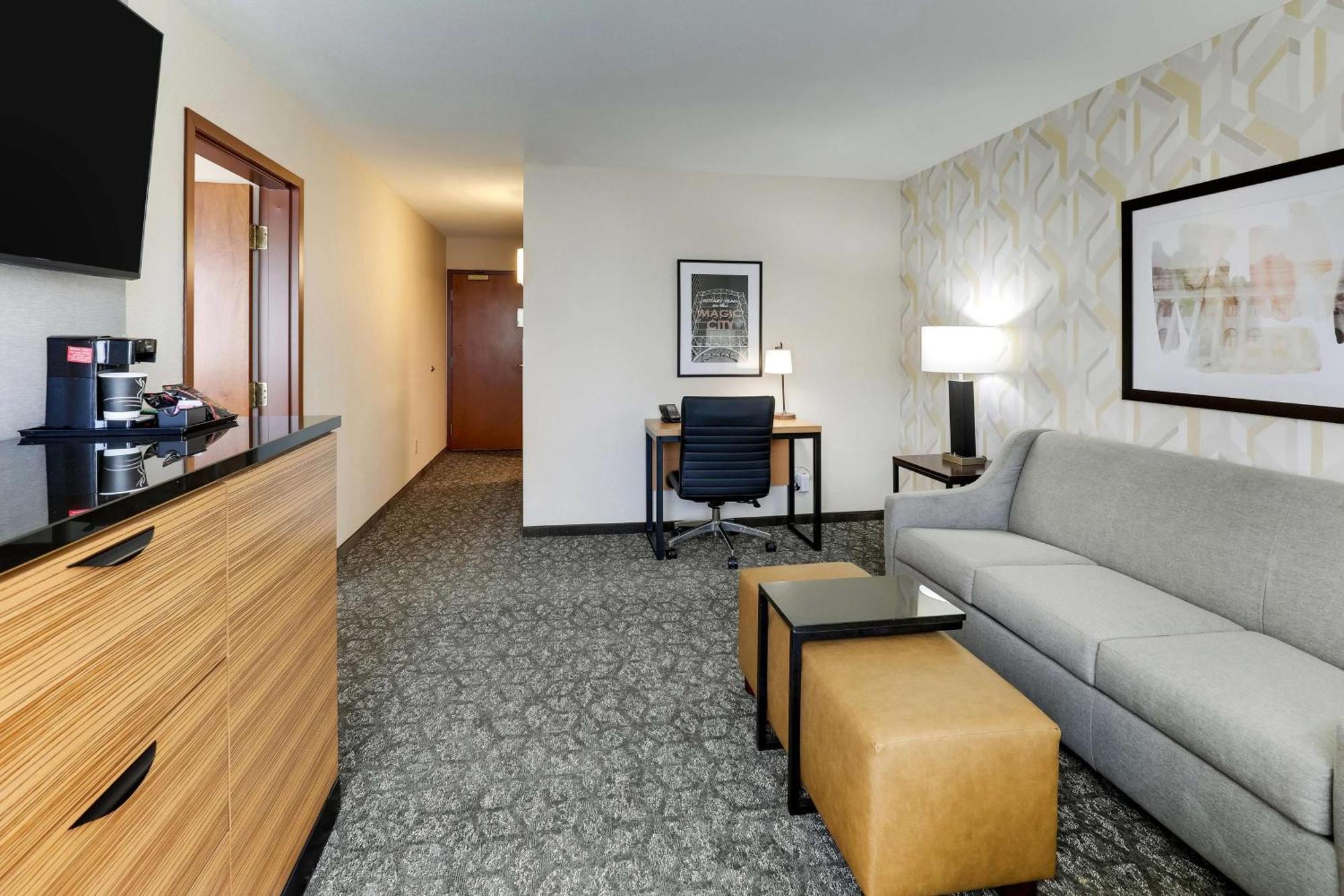 Drury Inn & Suites Birmingham Lakeshore Drive Екстериор снимка